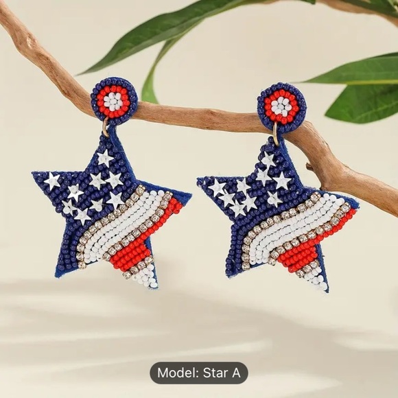 Large blue white red pentagram USA star patriotic beaded dangle earrings July 4 - Picture 4 of 4